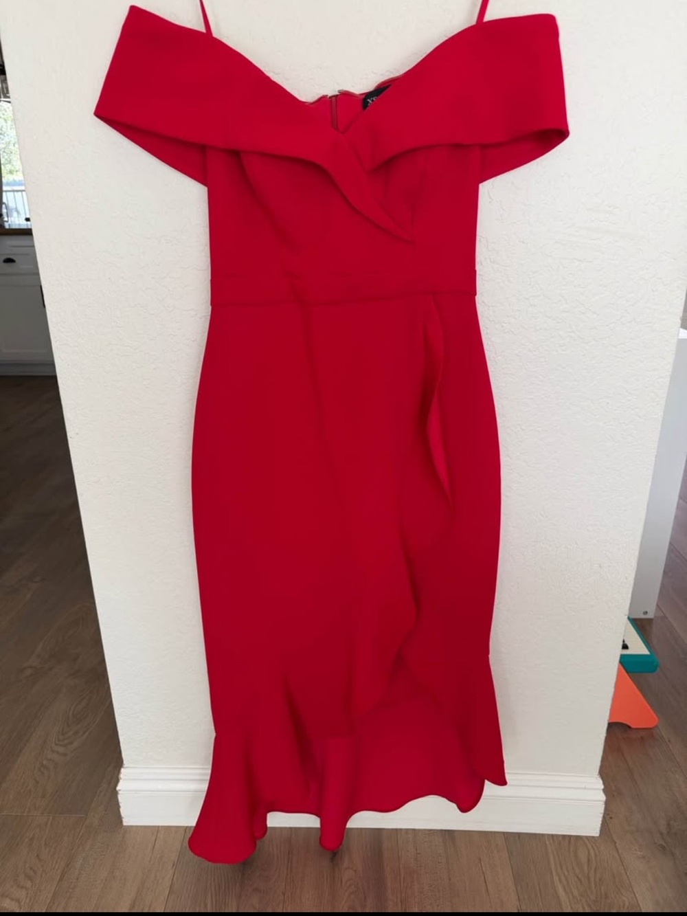 Xscape Red Crepe Off-Shoulder High/low Ruffled Midi Cocktail/Party Dress size 6